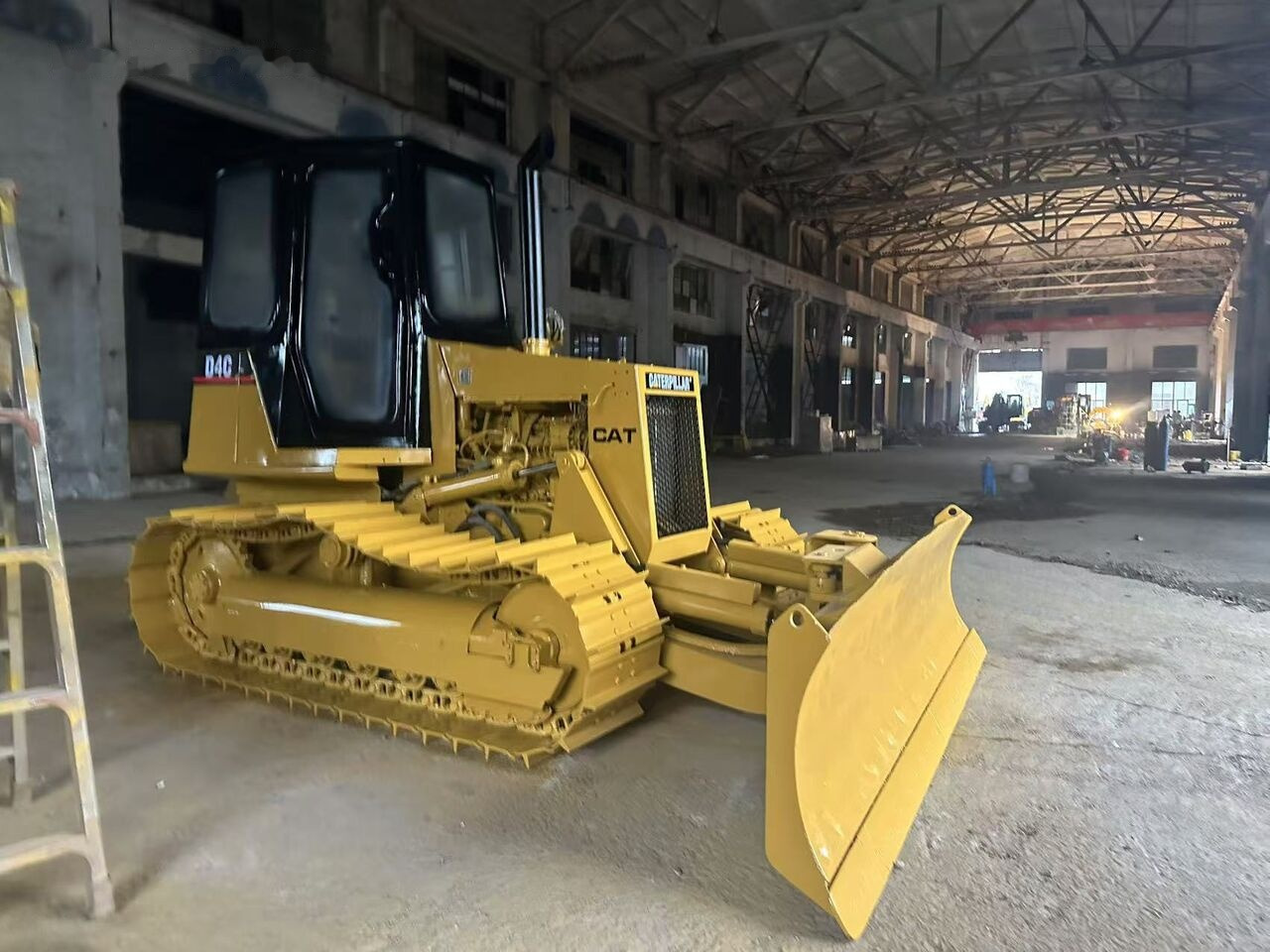 Caterpillar D4C - Bulldozer: foto 1 Caterpillar D4C - Bulldozer: foto 1