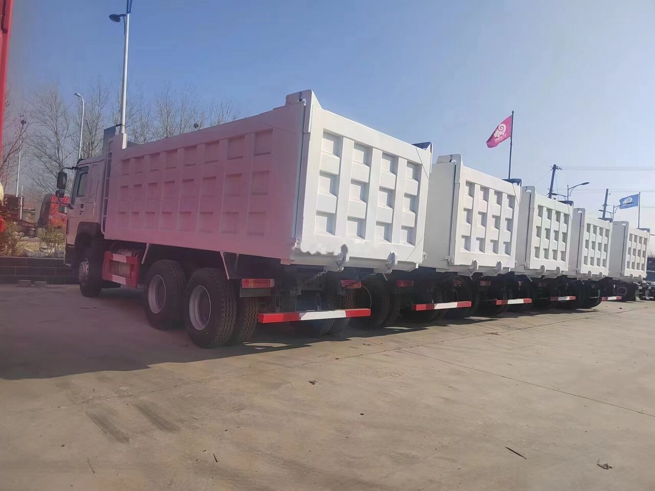 Howo 371 6x4 - Autocarro ribaltabile: foto 3 Howo 371 6x4 - Autocarro ribaltabile: foto 3