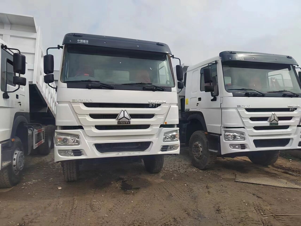 Howo 371 6x4 - Autocarro ribaltabile: foto 4 Howo 371 6x4 - Autocarro ribaltabile: foto 4