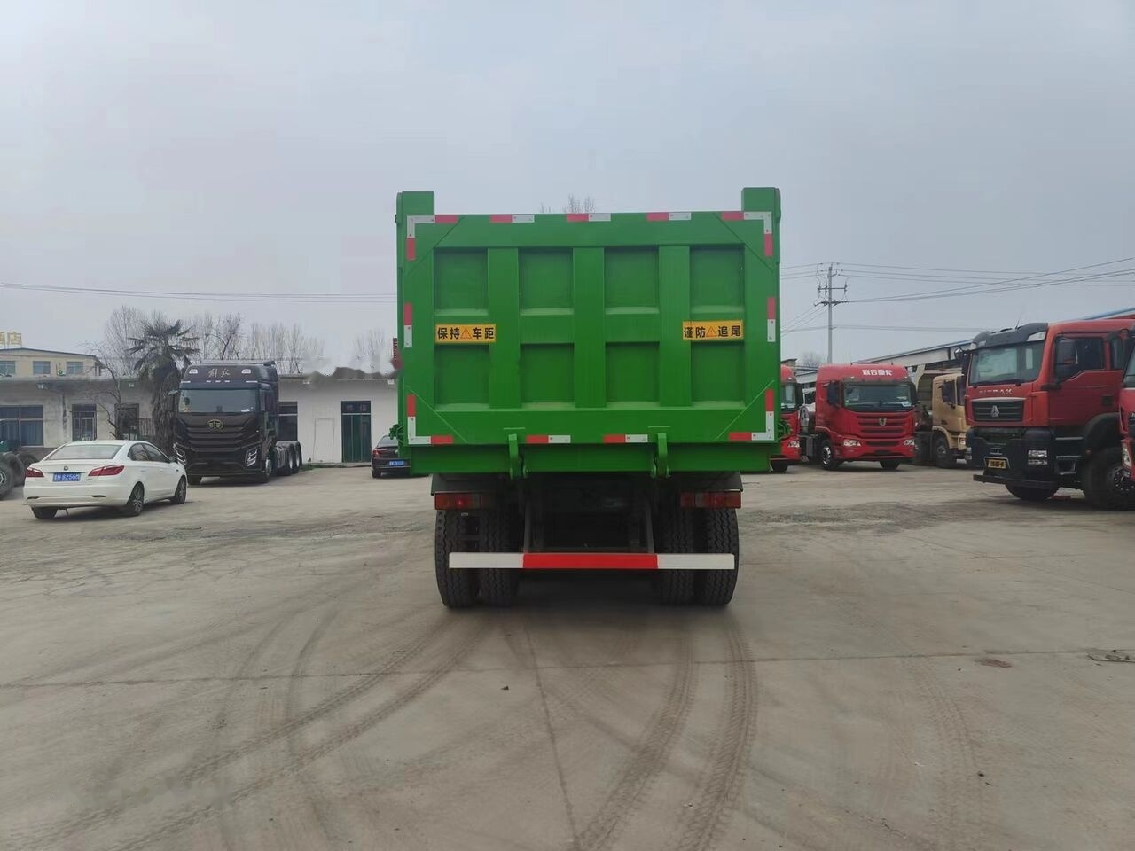 Howo G7W - Autocarro ribaltabile: foto 3 Howo G7W - Autocarro ribaltabile: foto 3