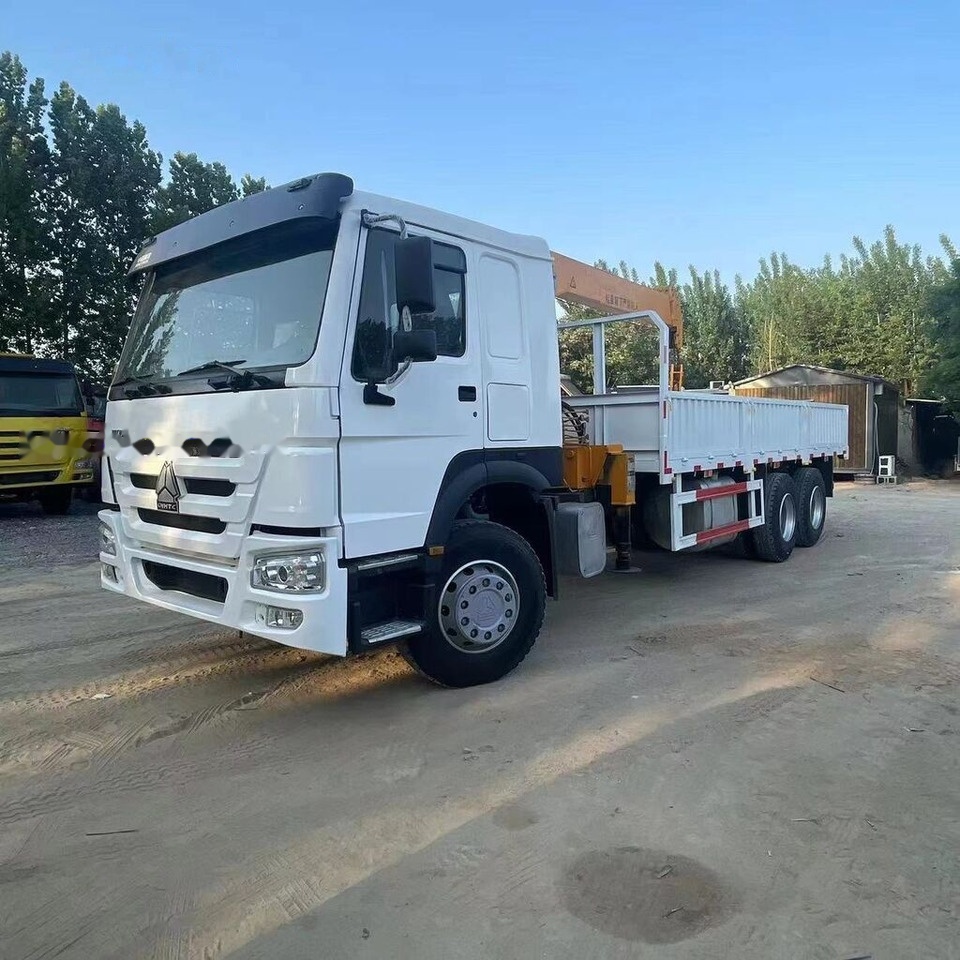 Howo crane 371 6tons - Autocarro ribaltabile, Camion con gru: foto 2 Howo crane 371 6tons - Autocarro ribaltabile, Camion con gru: foto 2
