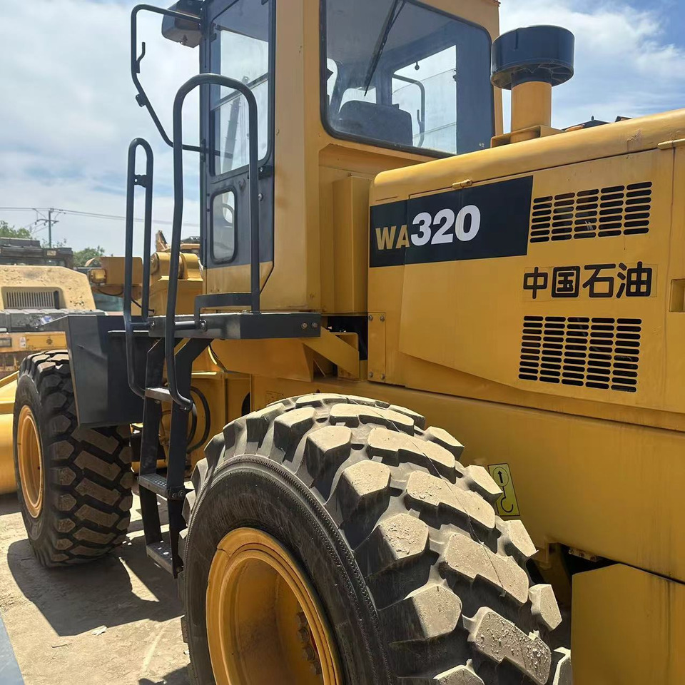 Komatsu WA320 - Pala gommata: foto 1 Komatsu WA320 - Pala gommata: foto 1