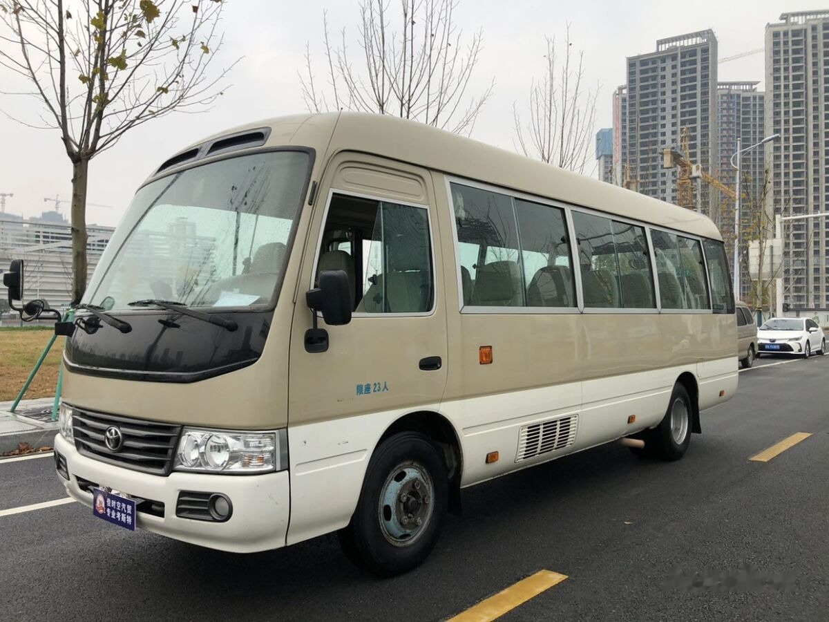 Toyota Coaster - Autobus urbano: foto 3 Toyota Coaster - Autobus urbano: foto 3