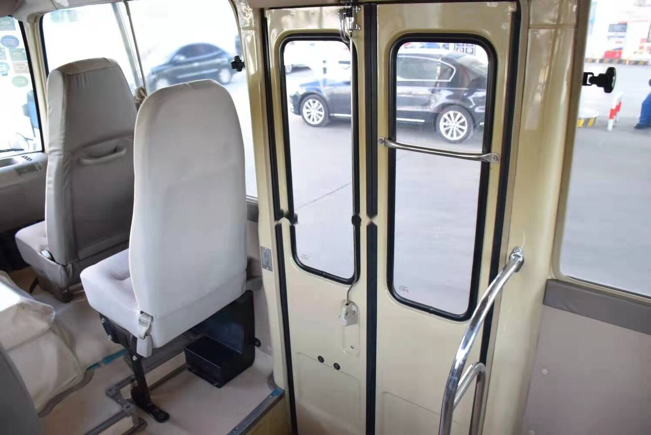 Toyota Coaster - Autobus urbano: foto 3 Toyota Coaster - Autobus urbano: foto 3