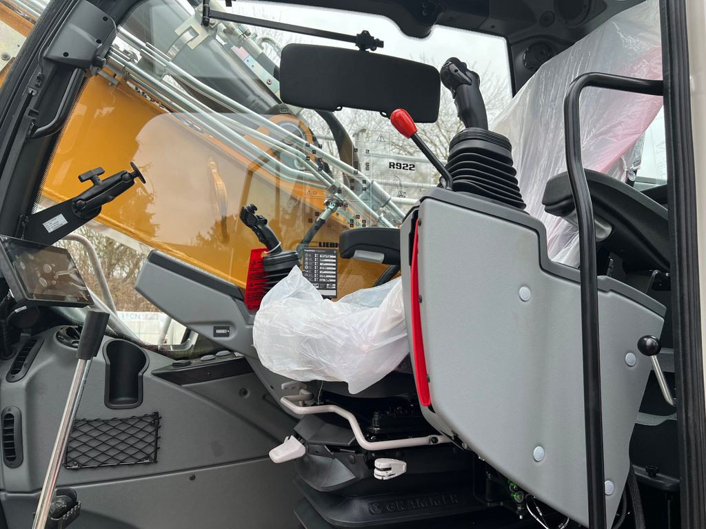 Liebherr R 922 G 6.0-D Liebherr R 922 G 6.0-D - Escavatore cingolato: foto 4 Liebherr R 922 G 6.0-D Liebherr R 922 G 6.0-D - Escavatore cingolato: foto 4