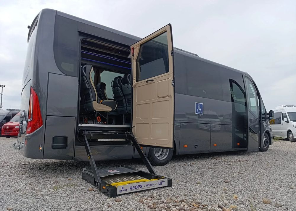 Iveco Mercus Daily 70C21 - Minibus, Pulmino: foto 1 Iveco Mercus Daily 70C21 - Minibus, Pulmino: foto 1