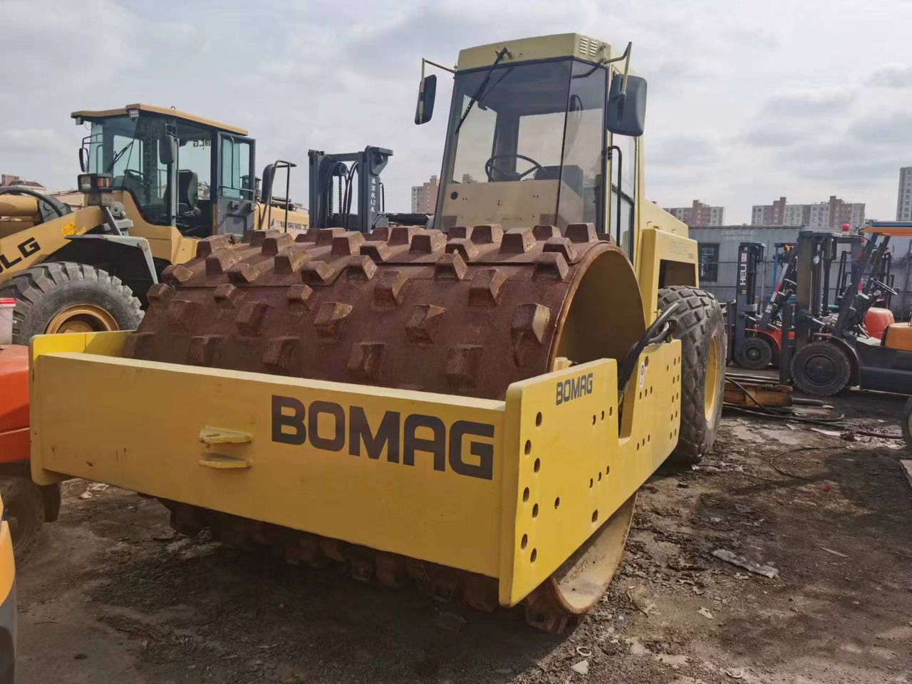 BOMAG BW217D-2 - Rullo compattatore/ Rullo compressore: foto 4 BOMAG BW217D-2 - Rullo compattatore/ Rullo compressore: foto 4