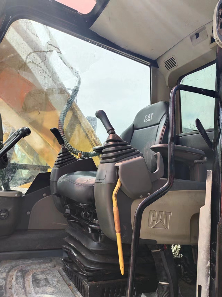 CATERPILLAR 320D - Escavatore cingolato: foto 3 CATERPILLAR 320D - Escavatore cingolato: foto 3