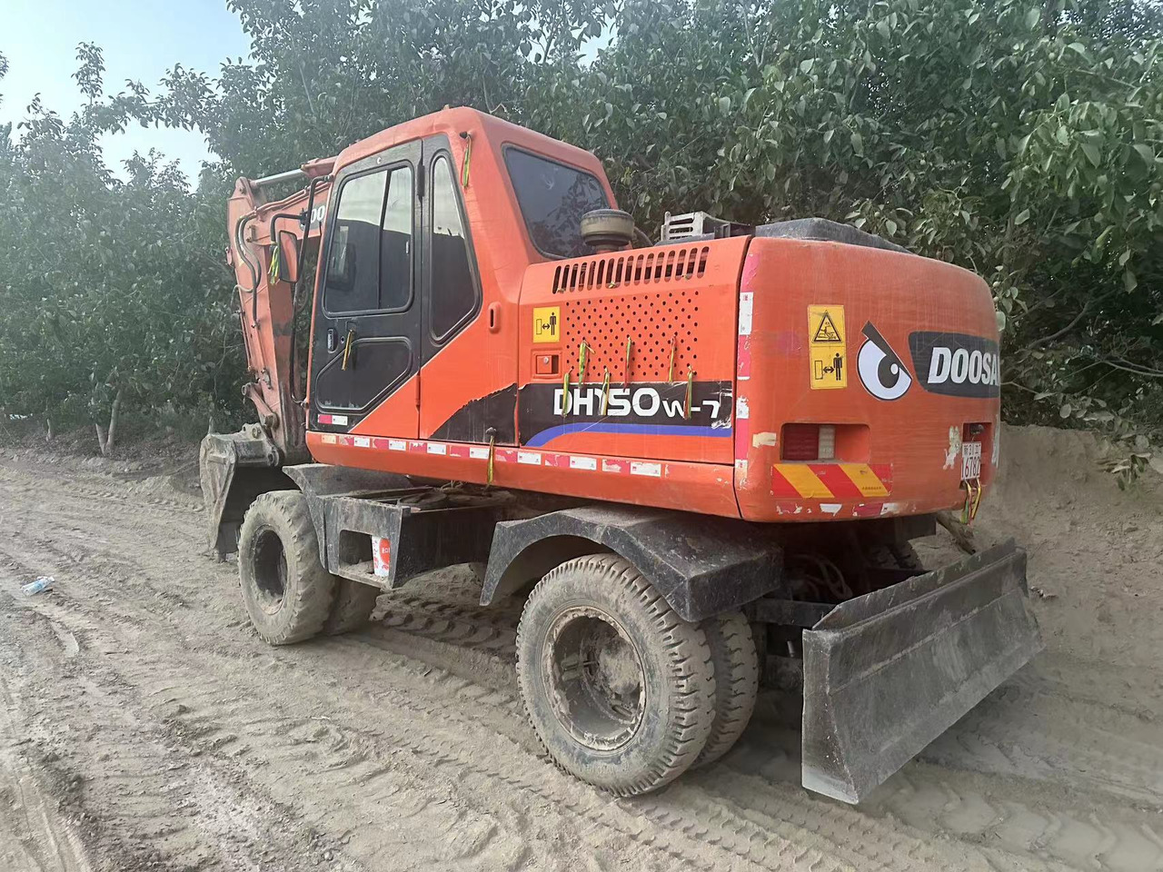 DOOSAN DH150W-7 - Escavatore gommato: foto 1 DOOSAN DH150W-7 - Escavatore gommato: foto 1