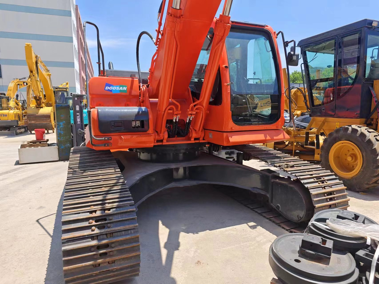 DOOSAN DX300LC-9C - Escavatore cingolato: foto 2 DOOSAN DX300LC-9C - Escavatore cingolato: foto 2