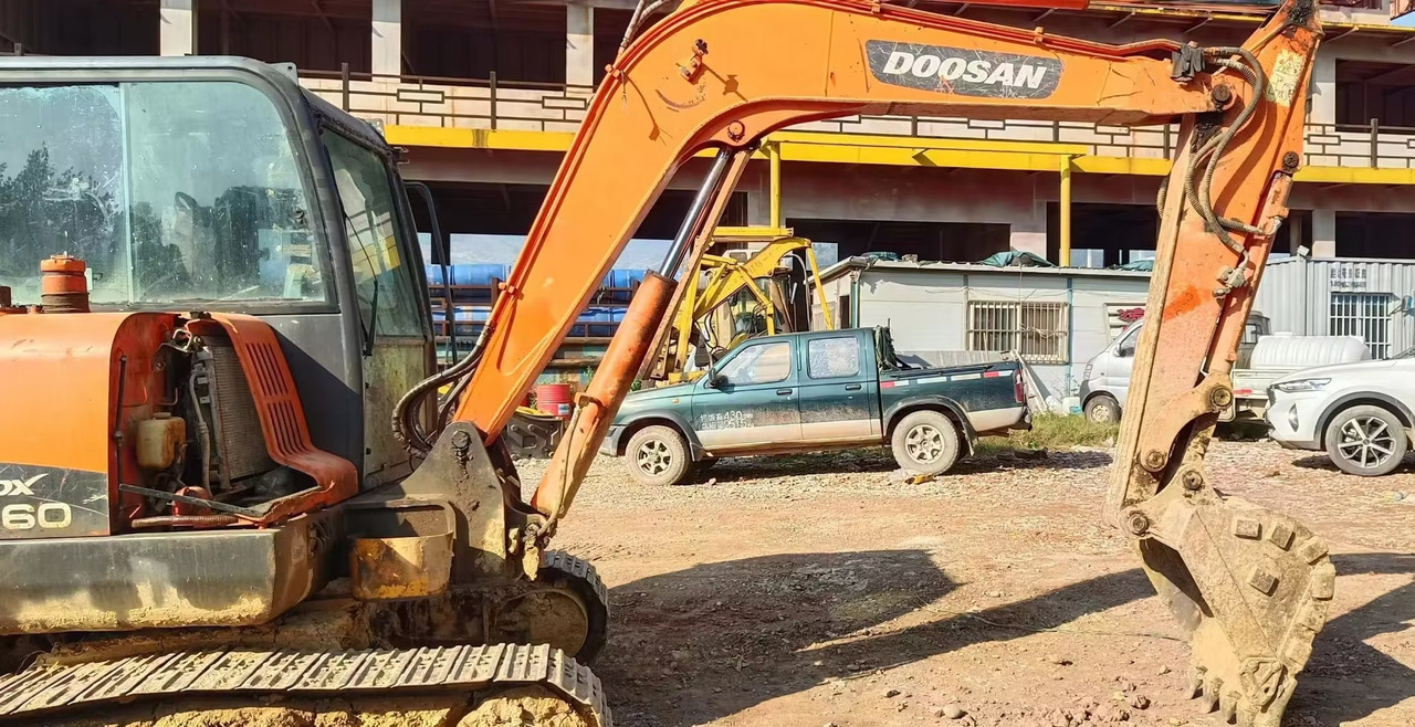 DOOSAN dx60 - Miniescavatore: foto 2 DOOSAN dx60 - Miniescavatore: foto 2