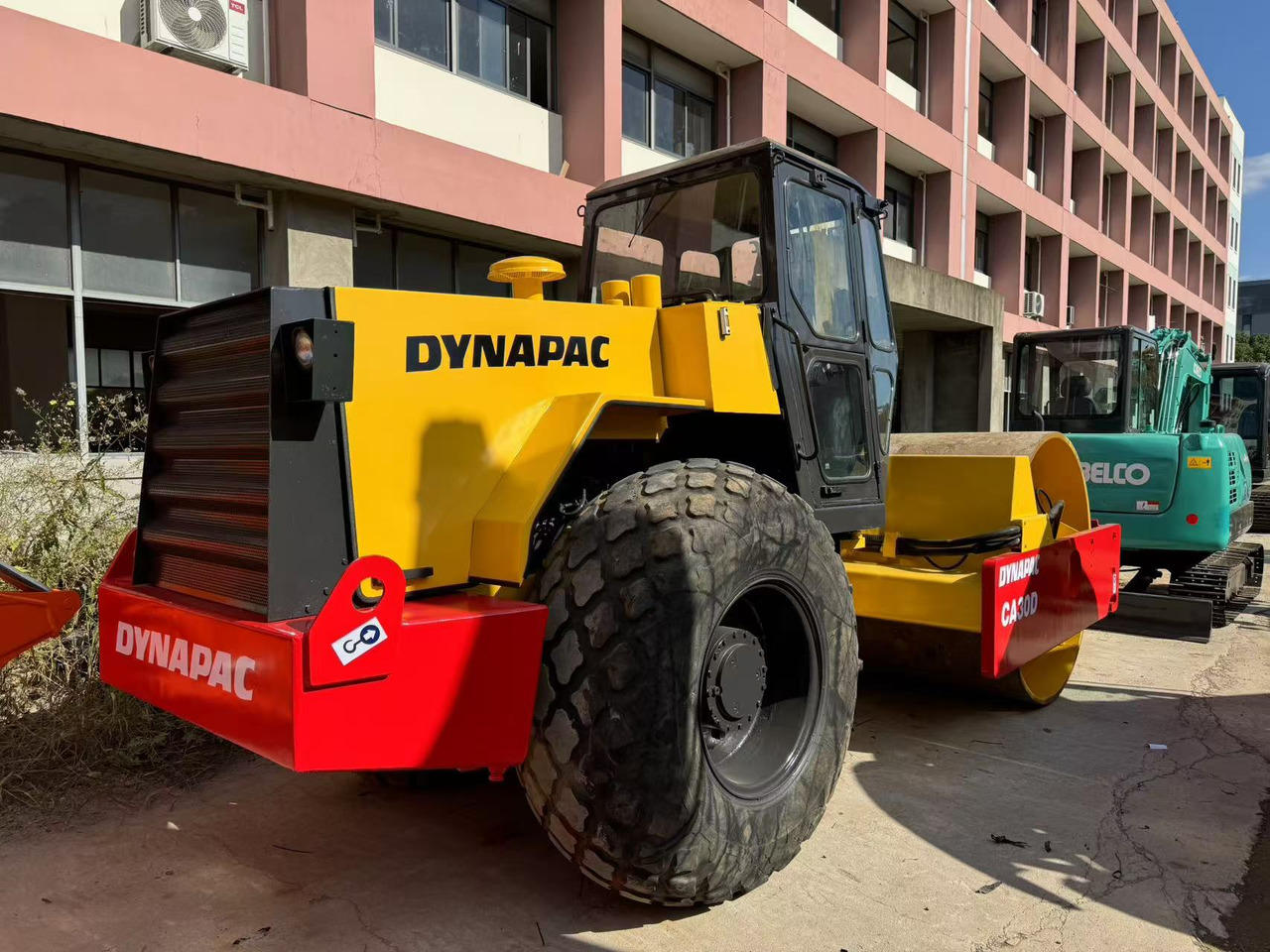 DYNAPAC CA30D - Rullo compattatore/ Rullo compressore: foto 3 DYNAPAC CA30D - Rullo compattatore/ Rullo compressore: foto 3