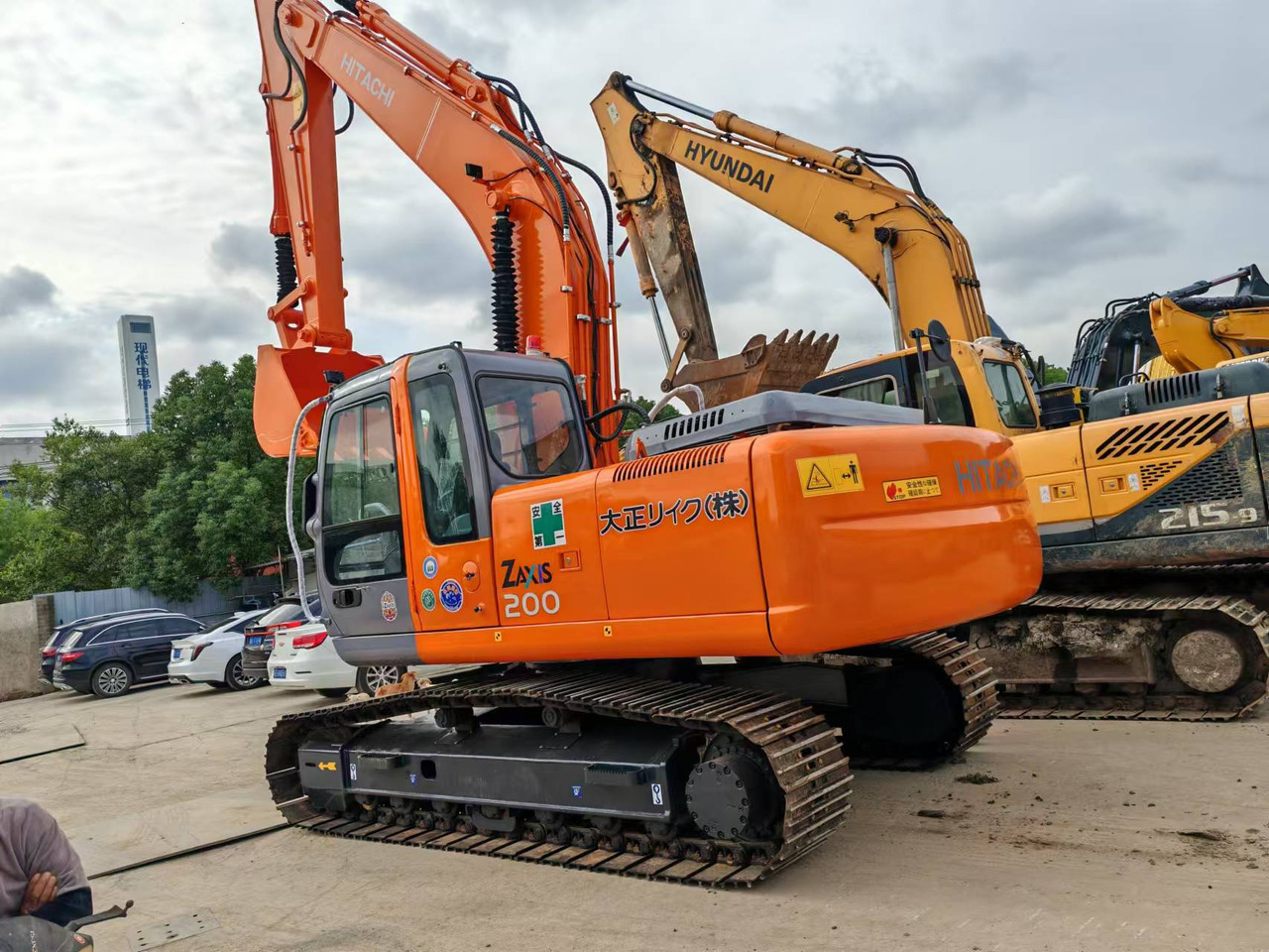 HITACHI ZX200 - Escavatore cingolato: foto 1 HITACHI ZX200 - Escavatore cingolato: foto 1