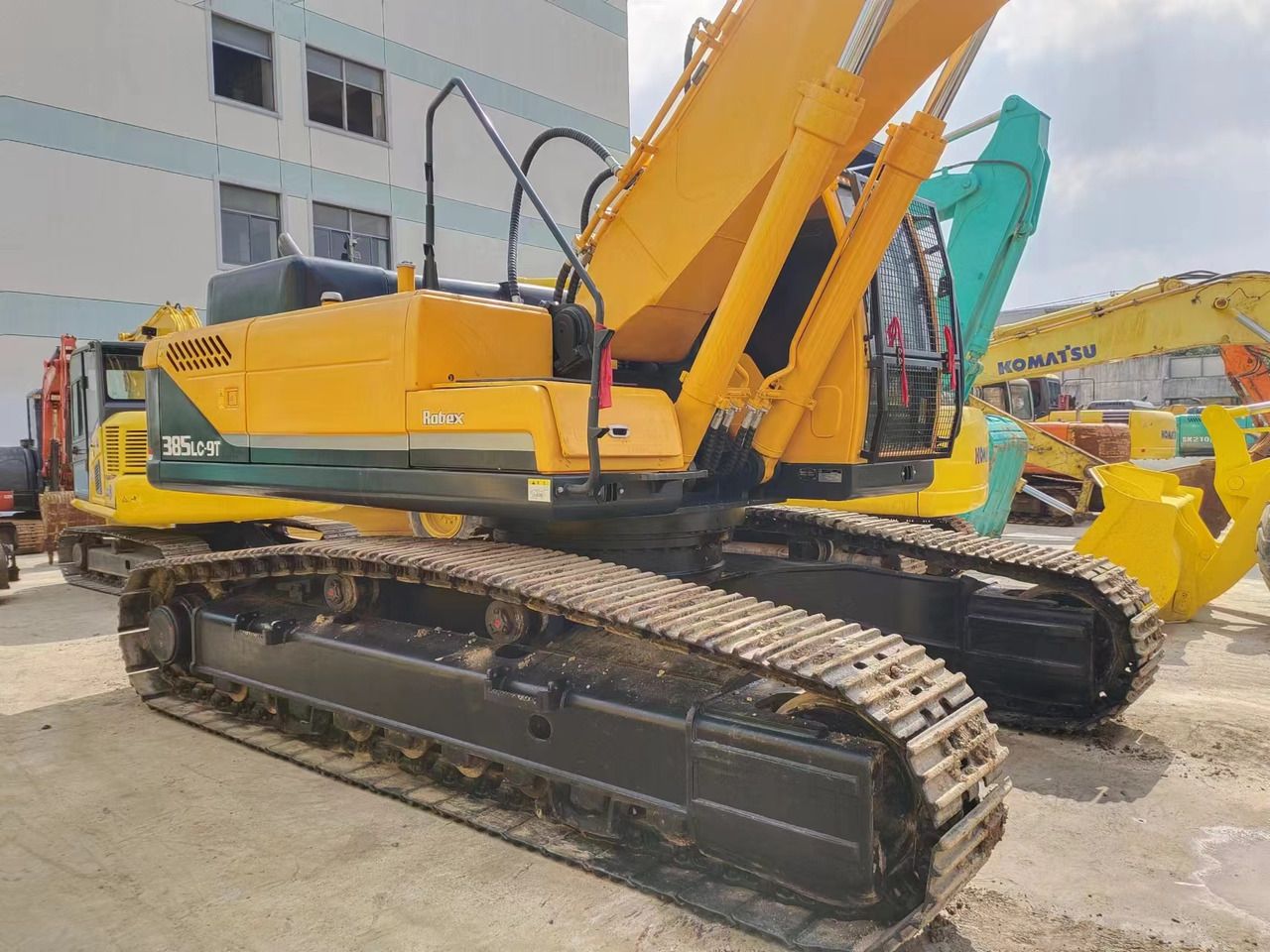 HYUNDAI R385LC-9T R305 R220 - Escavatore cingolato: foto 4 HYUNDAI R385LC-9T R305 R220 - Escavatore cingolato: foto 4