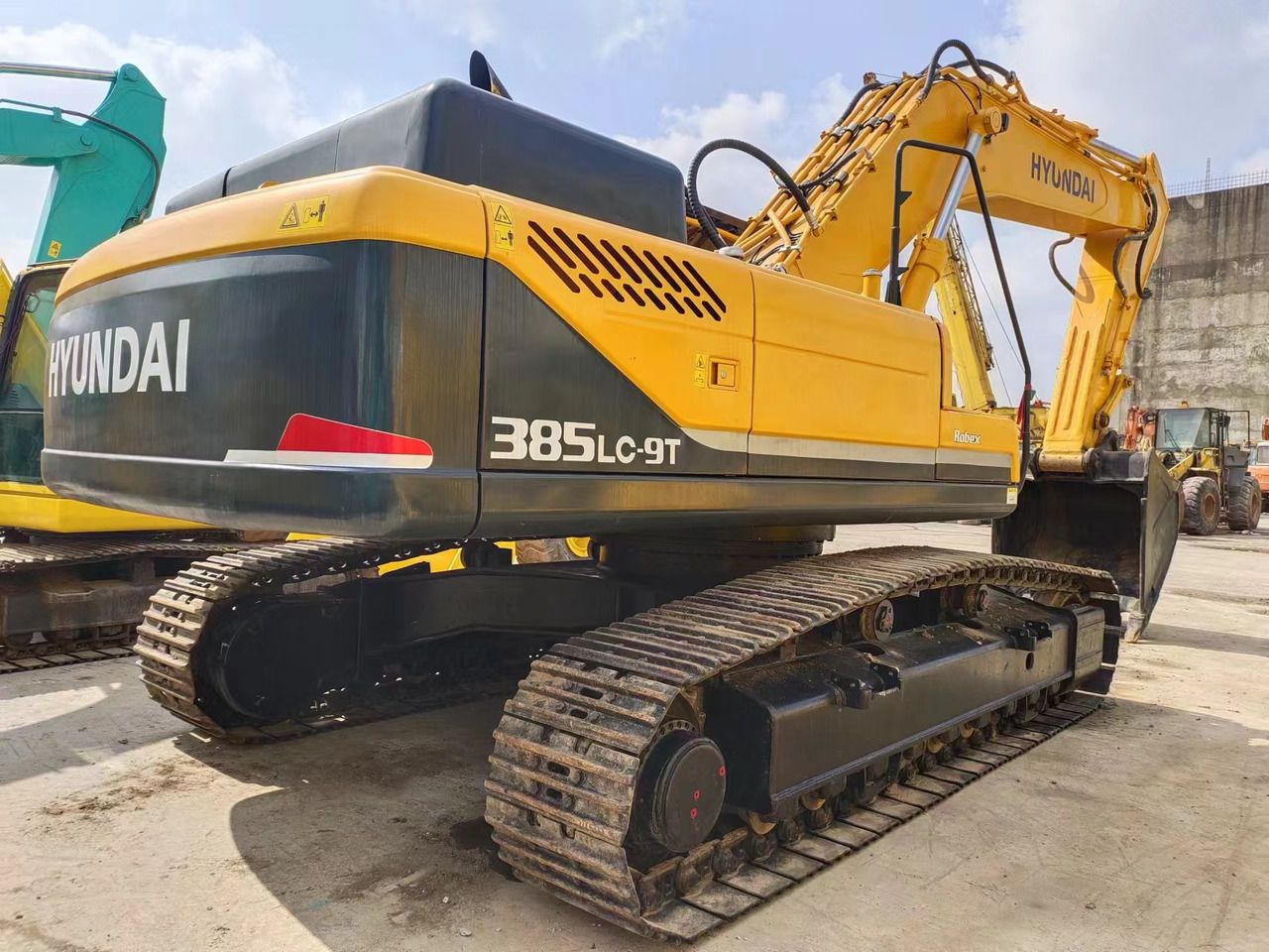 HYUNDAI R385LC-9T R305 R220 - Escavatore cingolato: foto 1 HYUNDAI R385LC-9T R305 R220 - Escavatore cingolato: foto 1