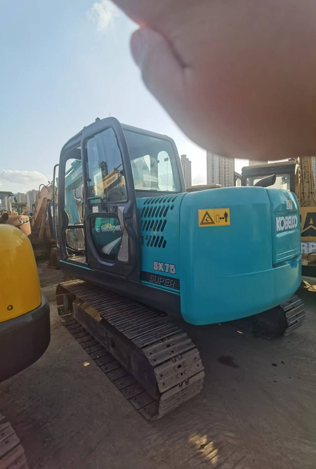 KOBELCO SK75 - Miniescavatore: foto 4 KOBELCO SK75 - Miniescavatore: foto 4