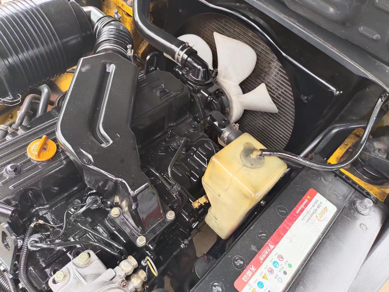 Carrello elevatore diesel KOMATSU FD30: foto 6