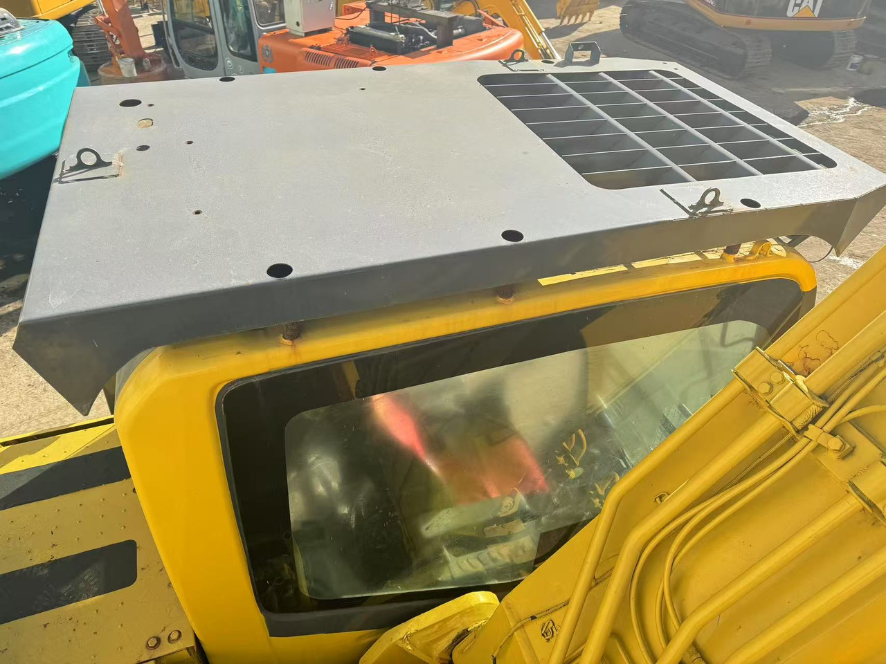 KOMATSU PC200-8 - Escavatore cingolato: foto 3 KOMATSU PC200-8 - Escavatore cingolato: foto 3