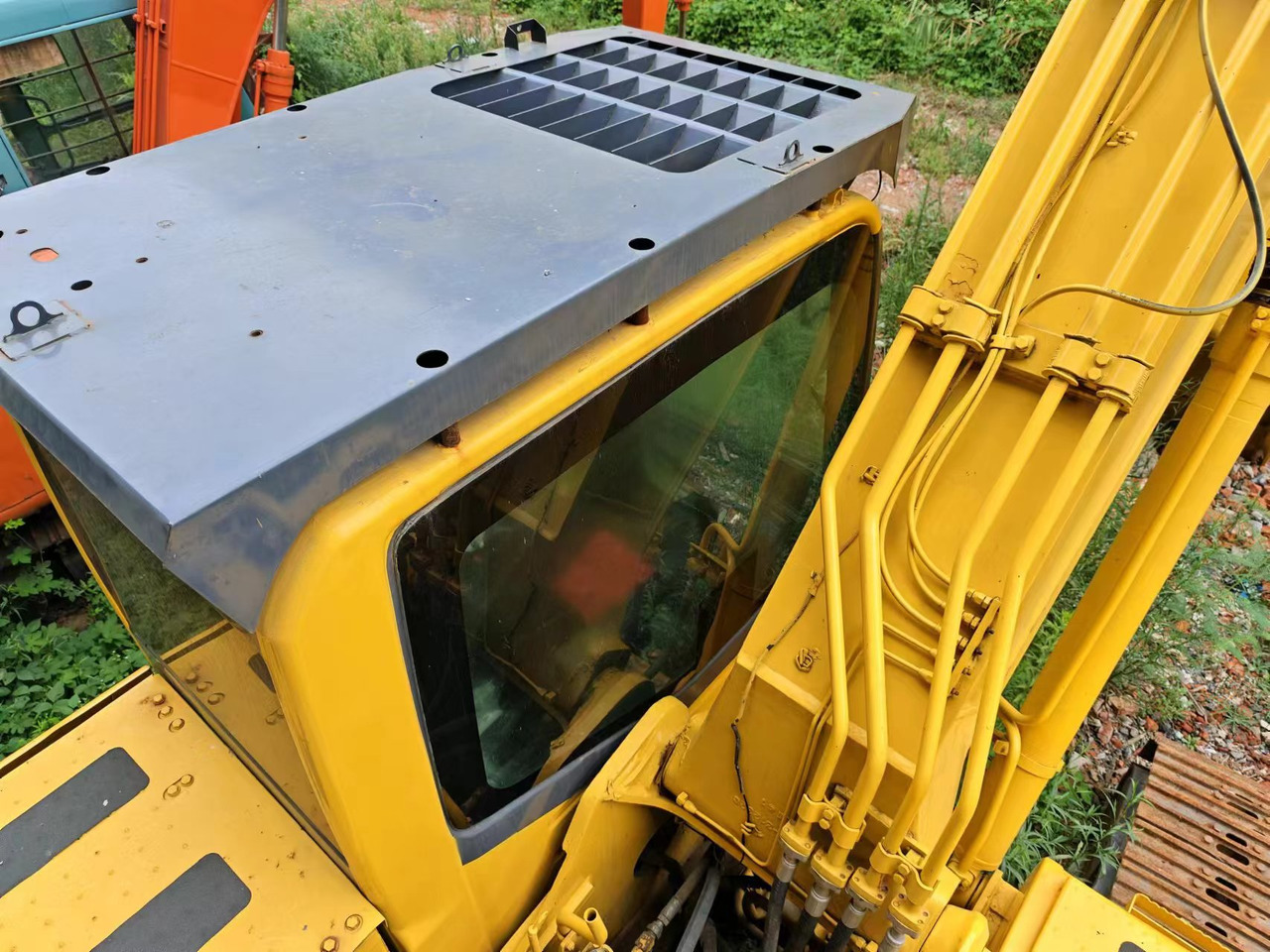 Escavatore cingolato KOMATSU PC200-8: foto 6