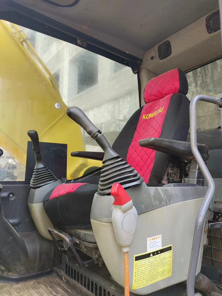 KOMATSU PC200-8 PC200-7 PC220-7 - Escavatore cingolato: foto 3 KOMATSU PC200-8 PC200-7 PC220-7 - Escavatore cingolato: foto 3