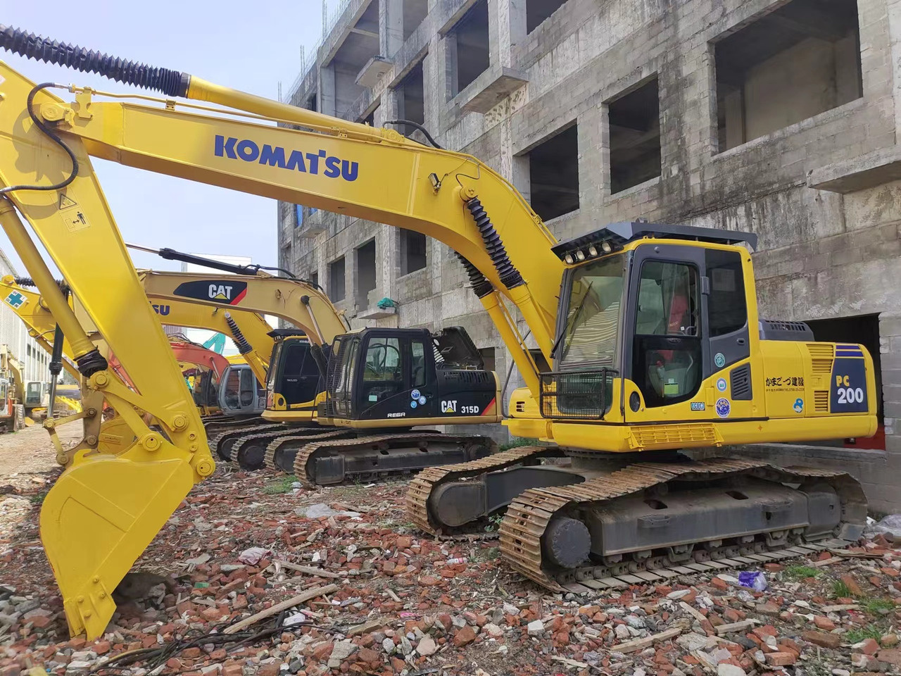 KOMATSU PC200-8 PC200-7 PC220-7 - Escavatore cingolato: foto 1 KOMATSU PC200-8 PC200-7 PC220-7 - Escavatore cingolato: foto 1