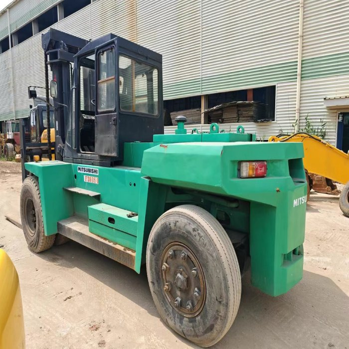 MITSUBISHI FD160 - Carrello elevatore diesel: foto 5 MITSUBISHI FD160 - Carrello elevatore diesel: foto 5