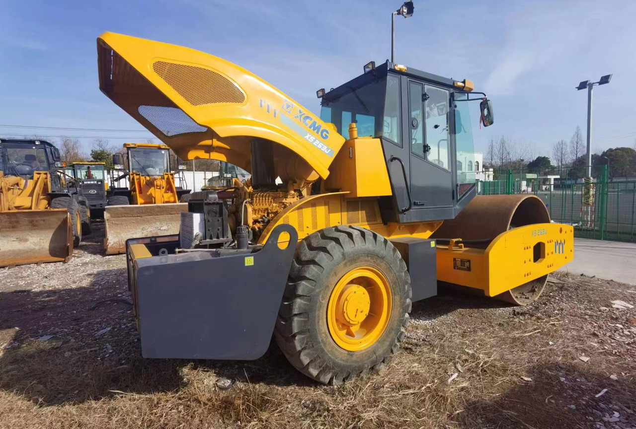 XCMG XS263J - Rullo compattatore/ Rullo compressore: foto 3 XCMG XS263J - Rullo compattatore/ Rullo compressore: foto 3