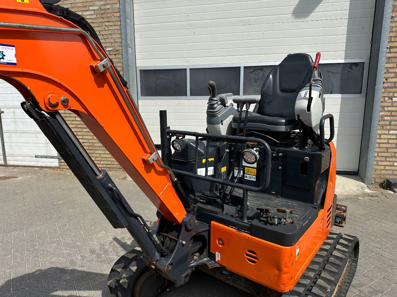 Hitachi ZX19U-6 YR - Miniescavatore: foto 2 Hitachi ZX19U-6 YR - Miniescavatore: foto 2