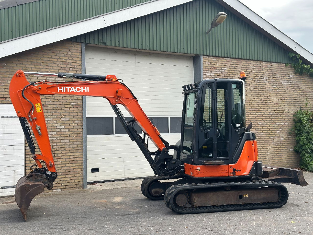 Hitachi ZX52U-3 CLR - Miniescavatore: foto 1 Hitachi ZX52U-3 CLR - Miniescavatore: foto 1
