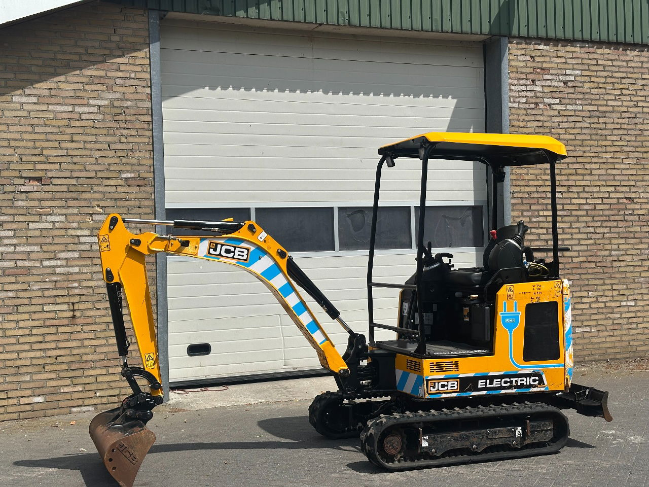 JCB 19c-1 E 100 elektrisch - Miniescavatore: foto 1 JCB 19c-1 E 100 elektrisch - Miniescavatore: foto 1