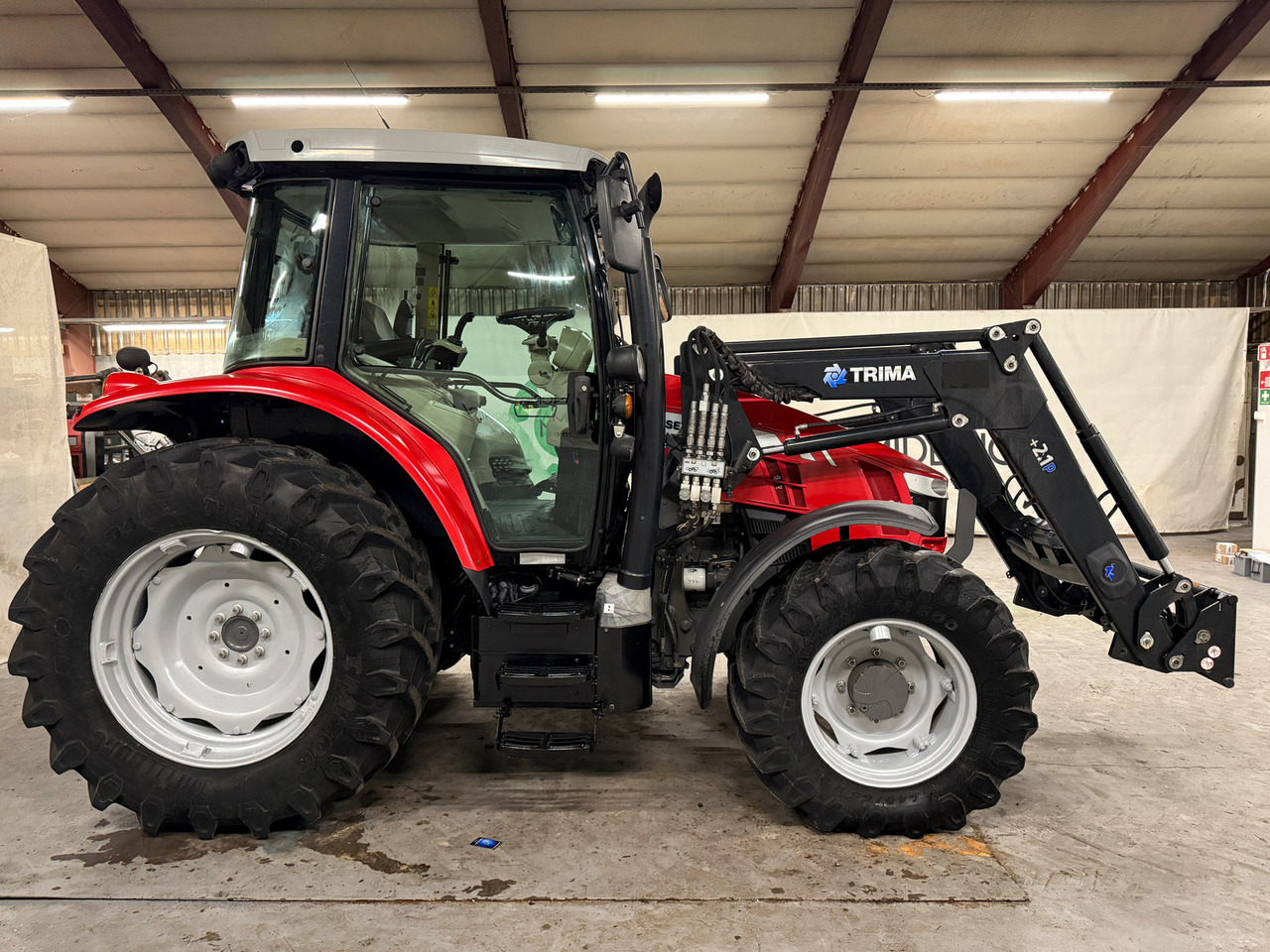 Trattore Massey Ferguson 5712 SL Dyna4: foto 6