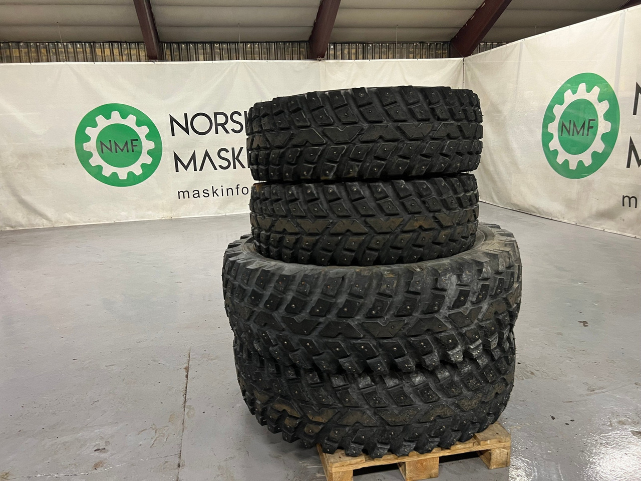 TRI 2 Dekk, TRI 2 DEKK MED PIGG - Ruota completa per Macchina agricola: foto 1 TRI 2 Dekk, TRI 2 DEKK MED PIGG - Ruota completa per Macchina agricola: foto 1