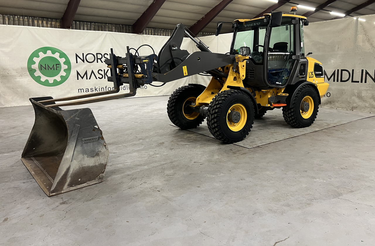 Volvo JL25H - Pala gommata: foto 2 Volvo JL25H - Pala gommata: foto 2