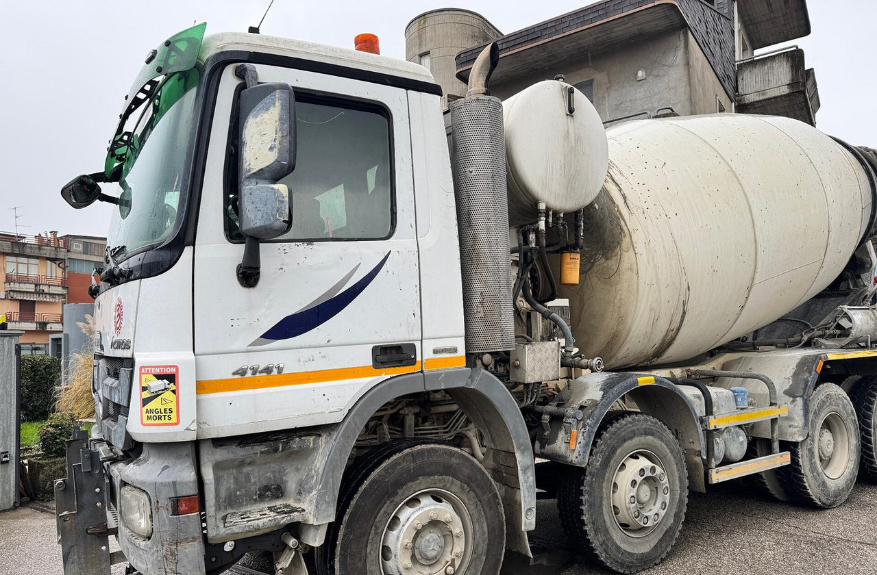 Autobetoniera Armec PHY120 su telaio Mercedes-Benz - Altra macchina: foto 3 Autobetoniera Armec PHY120 su telaio Mercedes-Benz - Altra macchina: foto 3