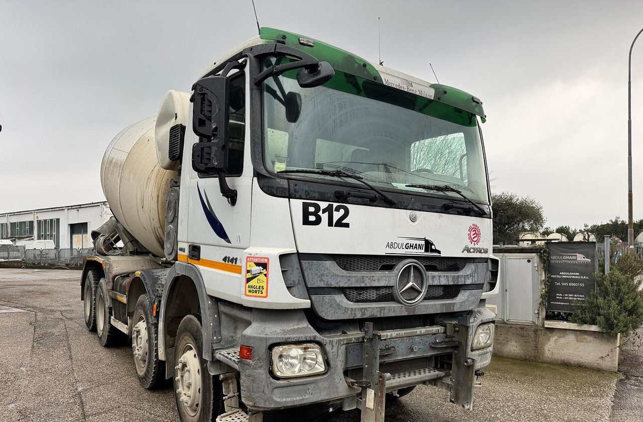 Autobetoniera Armec PHY120 su telaio Mercedes-Benz - Autobetoniera: foto 2 Autobetoniera Armec PHY120 su telaio Mercedes-Benz - Autobetoniera: foto 2