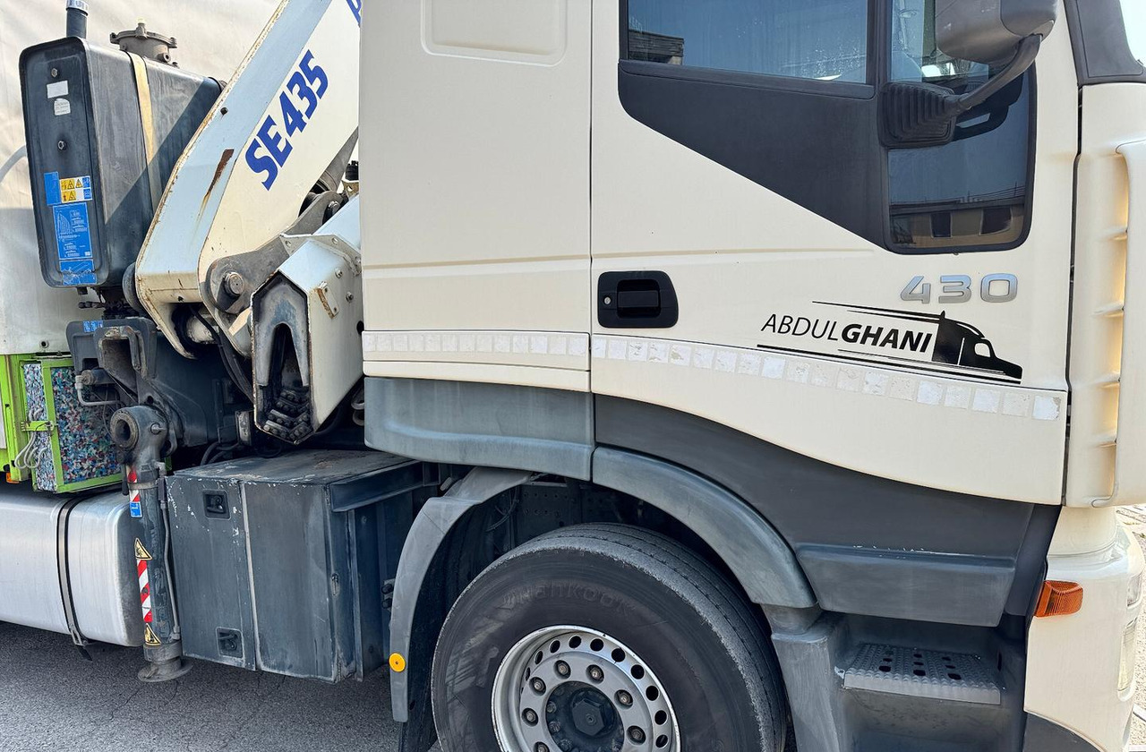 IVECO 430 - 4 ASSI STRADALE CON GRU - Camion centinato, Camion con gru: foto 4 IVECO 430 - 4 ASSI STRADALE CON GRU - Camion centinato, Camion con gru: foto 4