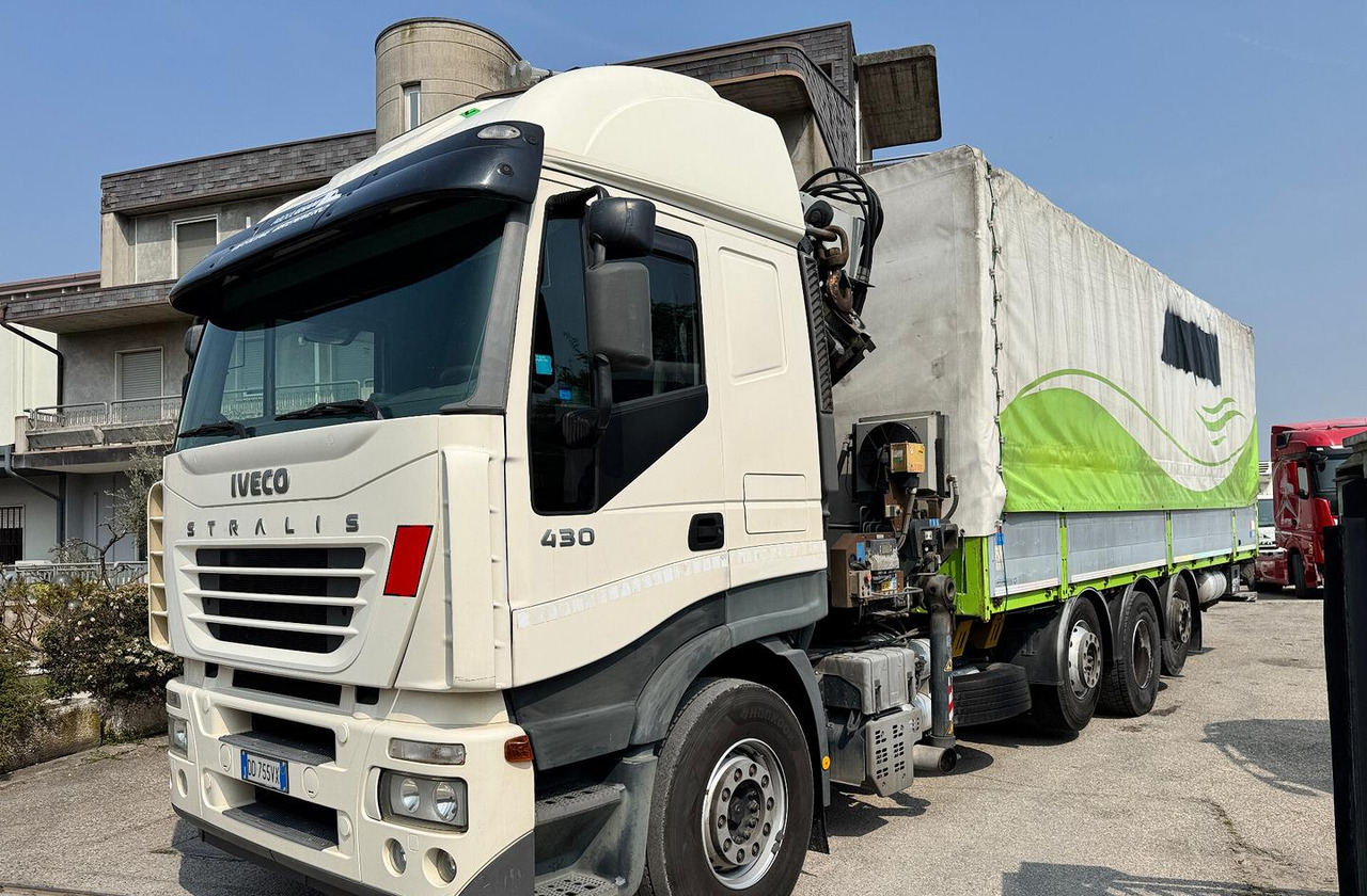 IVECO 430 - 4 ASSI STRADALE CON GRU - Camion centinato, Camion con gru: foto 5 IVECO 430 - 4 ASSI STRADALE CON GRU - Camion centinato, Camion con gru: foto 5