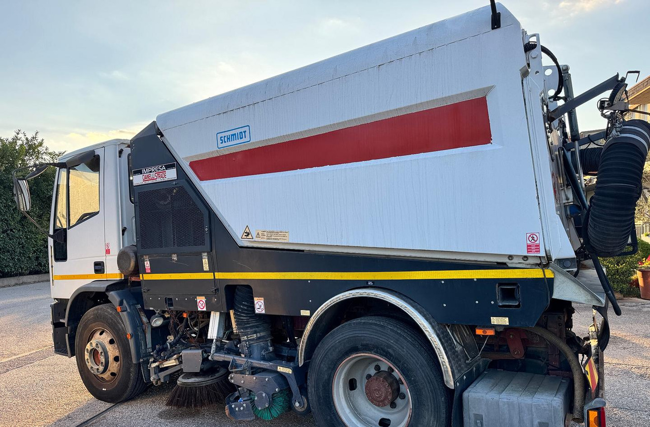 Iveco EuroCargo 150E18 spazzatrice - Spazzatrice stradale: foto 5 Iveco EuroCargo 150E18 spazzatrice - Spazzatrice stradale: foto 5