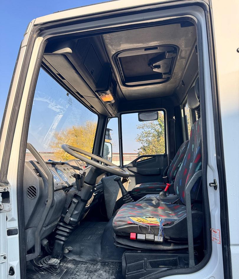 Iveco Eurocargo 150E23 con Gru HIAB - Autocarro con pianale/ Cassone fisso, Camion con gru: foto 5 Iveco Eurocargo 150E23 con Gru HIAB - Autocarro con pianale/ Cassone fisso, Camion con gru: foto 5