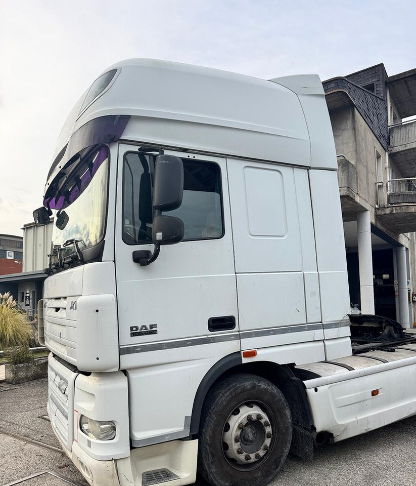 DAF XF 105.460 - 2010 - AUTOMATICO - Trattore stradale: foto 2 DAF XF 105.460 - 2010 - AUTOMATICO - Trattore stradale: foto 2