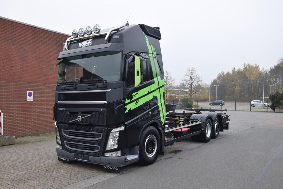 Volvo FH 460 Fahrschule 3-AchsRetarder ACC 4-Sitze - Autocarro portacontainer/ Caisse interchangeable: foto 2 Volvo FH 460 Fahrschule 3-AchsRetarder ACC 4-Sitze - Autocarro portacontainer/ Caisse interchangeable: foto 2