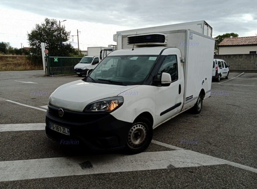 FIAT DOBLO KONTENER CHŁODNIA NR 830 - Furgone frigo: foto 1 FIAT DOBLO KONTENER CHŁODNIA NR 830 - Furgone frigo: foto 1