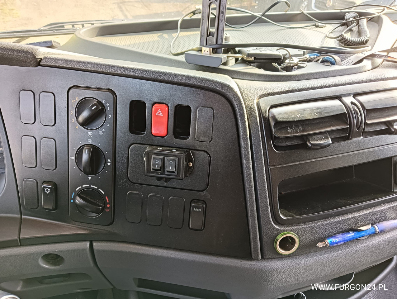 Camion bisarca MERCEDES ATEGO 1018 POMOC DROGOWA LAWETA NR 665: foto 13