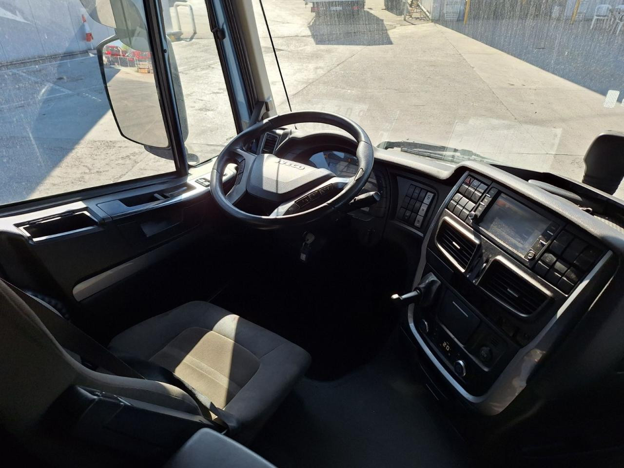 Foto d'interni 1: Trattore stradale IVECO Stralis NP AS440S40T/P NG