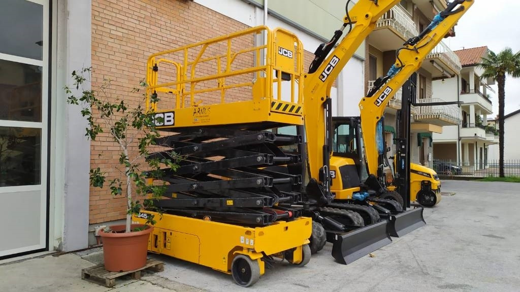 JCB S4550E - Piattaforma a pantografo: foto 1 JCB S4550E - Piattaforma a pantografo: foto 1