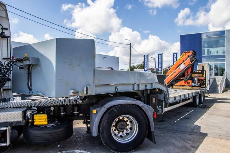 Castera CRANE/KRAN/GRUE-PALFINGER 22002 (2xHydr.) - Semirimorchio pianale ribassato: foto 3 Castera CRANE/KRAN/GRUE-PALFINGER 22002 (2xHydr.) - Semirimorchio pianale ribassato: foto 3