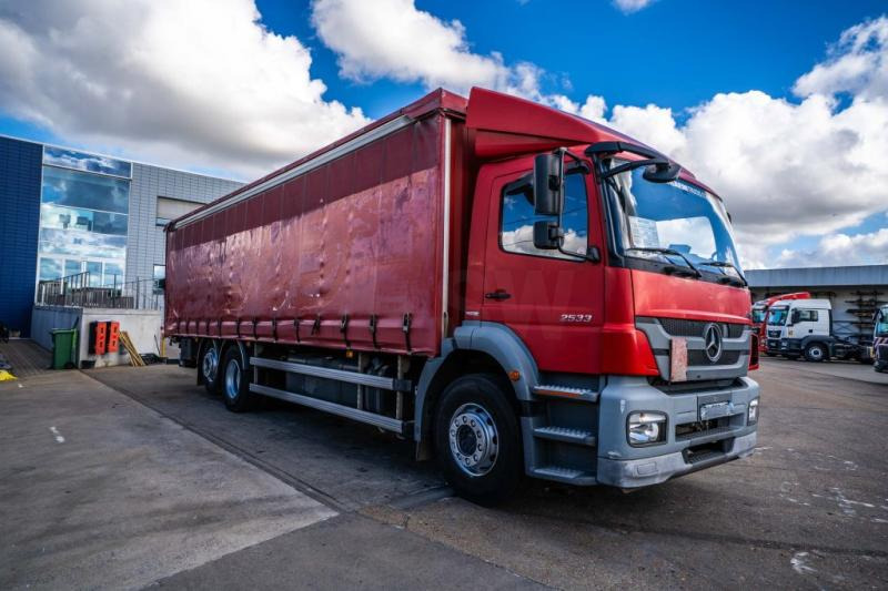 Mercedes AXOR 2533 -MP3+DHOLLANDIA 2.5T - Camion centinato: foto 2 Mercedes AXOR 2533 -MP3+DHOLLANDIA 2.5T - Camion centinato: foto 2