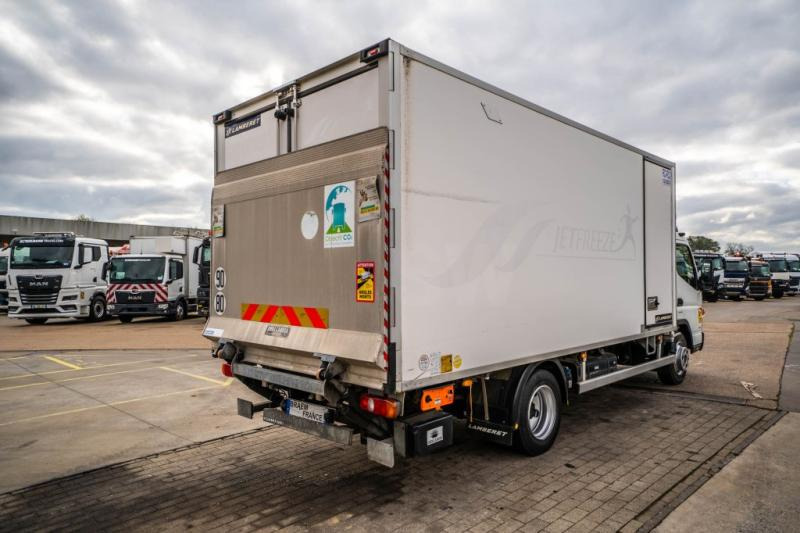 Mitsubishi Fuso FUSO CANTER 7C15-DUONIIC HYBRID / 600 BI TEMP - Furgone frigo: foto 4 Mitsubishi Fuso FUSO CANTER 7C15-DUONIIC HYBRID / 600 BI TEMP - Furgone frigo: foto 4
