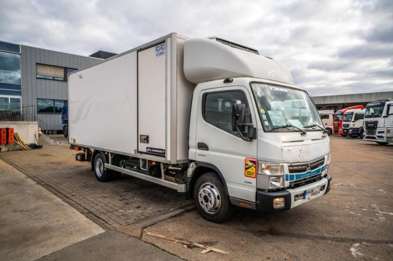 Mitsubishi Fuso FUSO CANTER 7C15-DUONIIC HYBRID / 600 BI TEMP - Furgone frigo: foto 2 Mitsubishi Fuso FUSO CANTER 7C15-DUONIIC HYBRID / 600 BI TEMP - Furgone frigo: foto 2