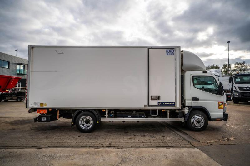 Mitsubishi Fuso FUSO CANTER 7C15-DUONIIC HYBRID / 600 BI TEMP - Furgone frigo: foto 3 Mitsubishi Fuso FUSO CANTER 7C15-DUONIIC HYBRID / 600 BI TEMP - Furgone frigo: foto 3